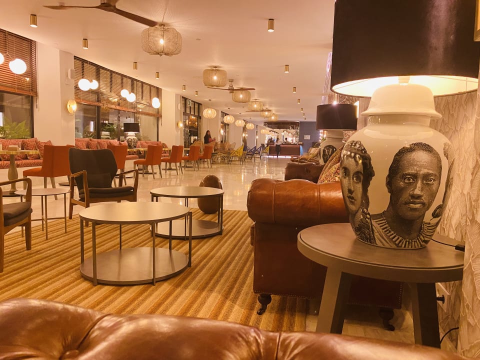 Lobby Hotel Fariones