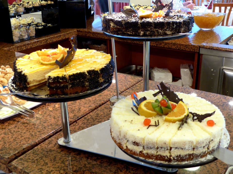 Cakes Hotel Aphrodite Beach Club