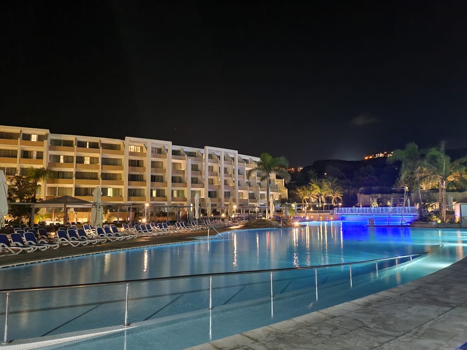 Außenansicht db Seabank Resort + Spa