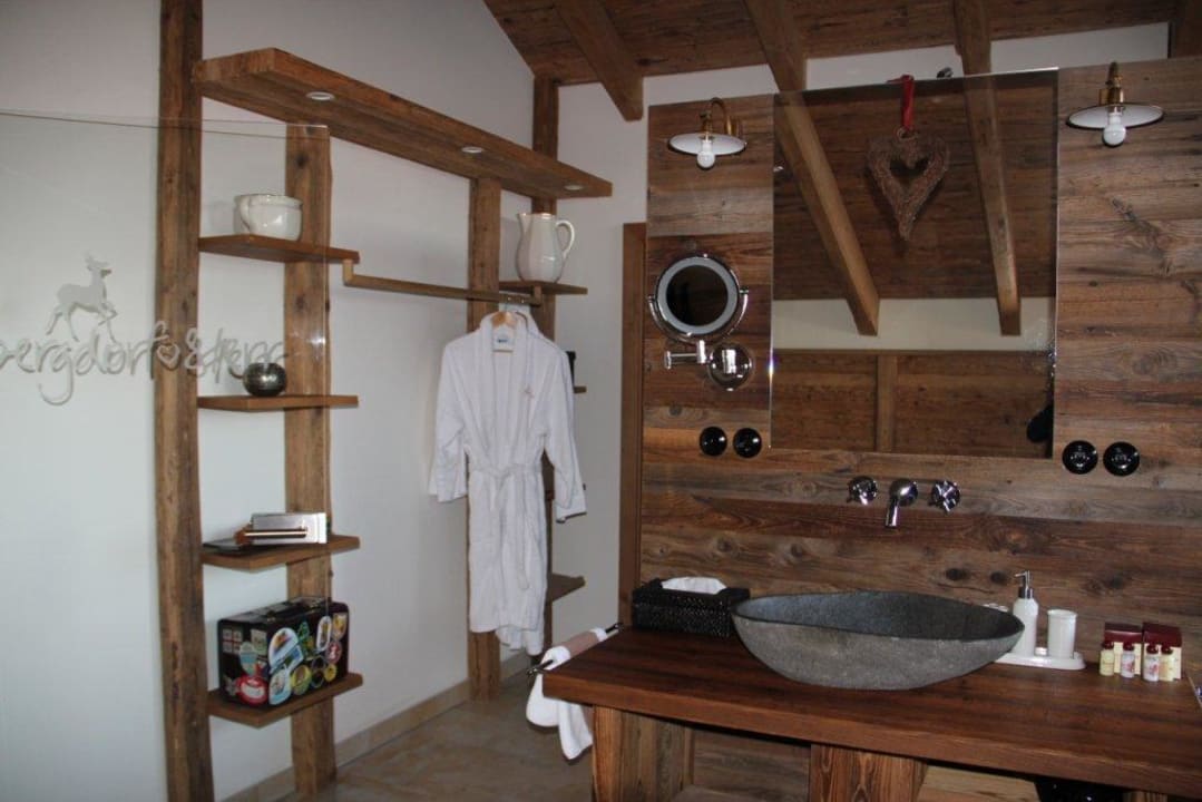 Badezimmer im ersten Stock Hotel Sterr