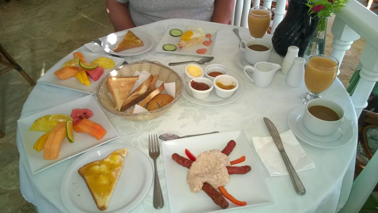 Sehr reichhaltiges Frühstück Villa Serena