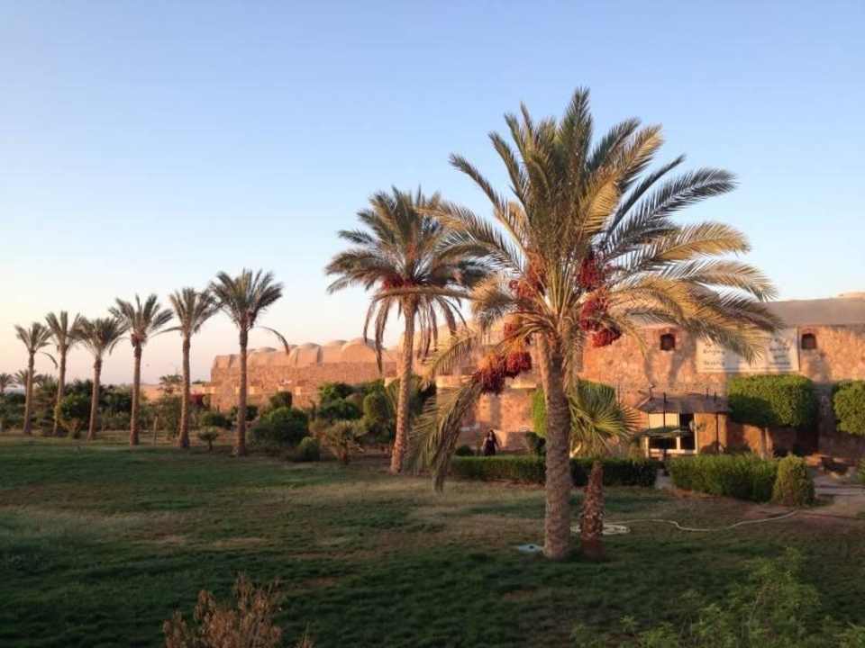Ogód hotelowy Pensée Royal Garden Beach Resort