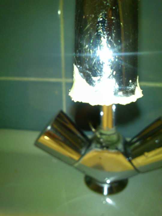 Kalkwasserhahn im Bad Altstadt Apartment Enteresan