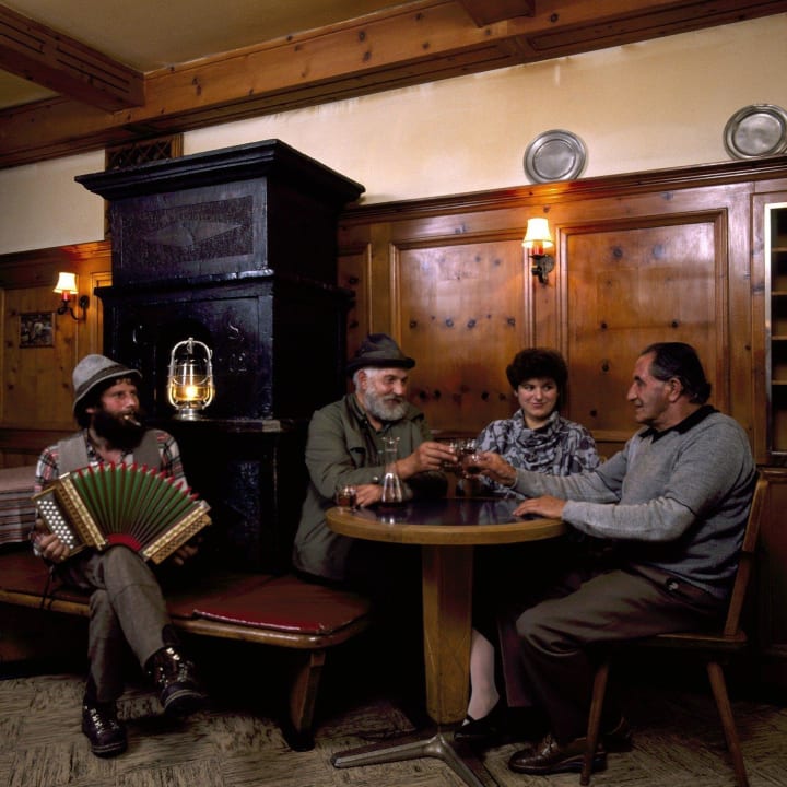 Stammtisch Hotel Piz Mitgel