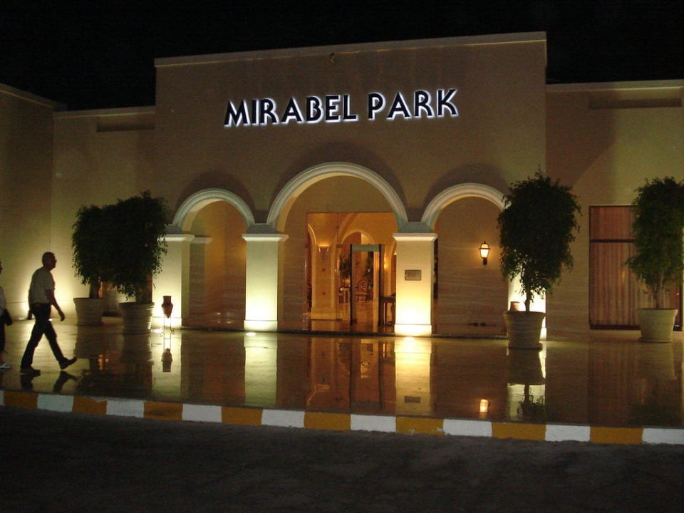 Eingang Jaz Mirabel Park & Club