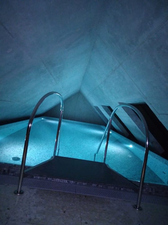 Pool Karl August - a Neighborhood Hotel