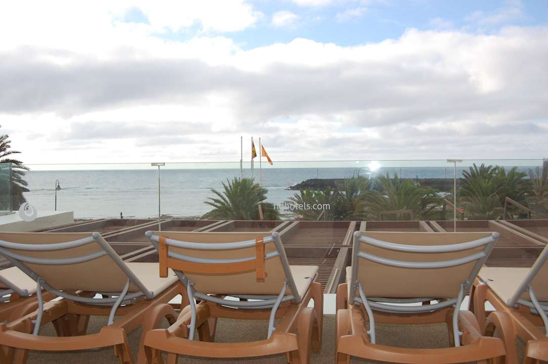 Blick vom Pool HD Beach Resort