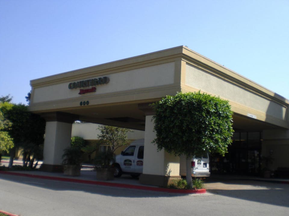 Eingangsbereich von außen Hotel Courtyard by Marriott Oxnard