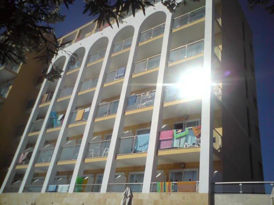 Hotelansicht vom Pool Hotel Bella Mar