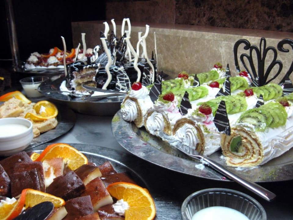 Kuchenbüffet Saturn Palace Resort Hotel