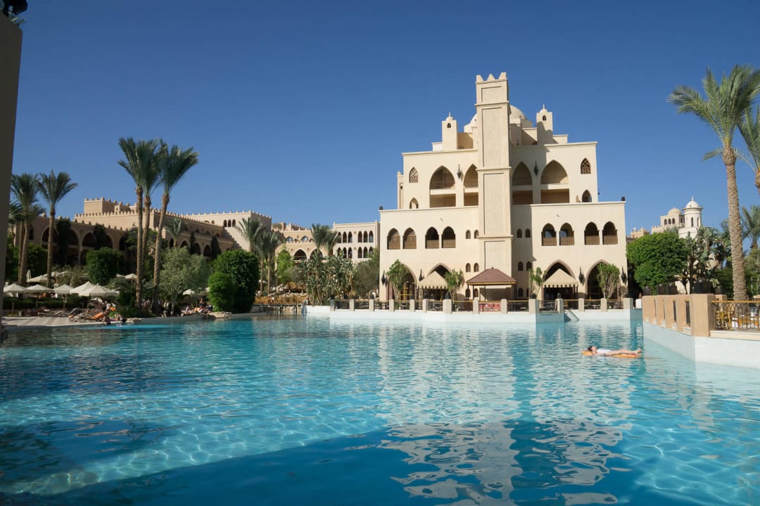 Pool mit blick zum discovery Makadi Palace