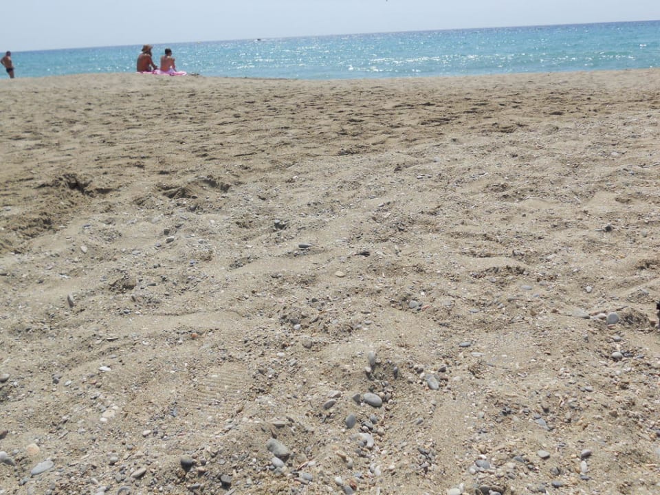 Strand mit feinen Kieselsteinen  Blue Diamond Alya