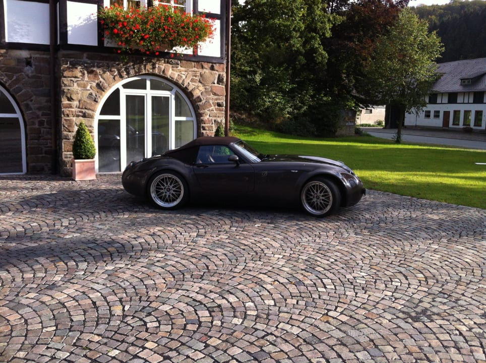 Wiesmann Roadster MF4 Hotel Deimann