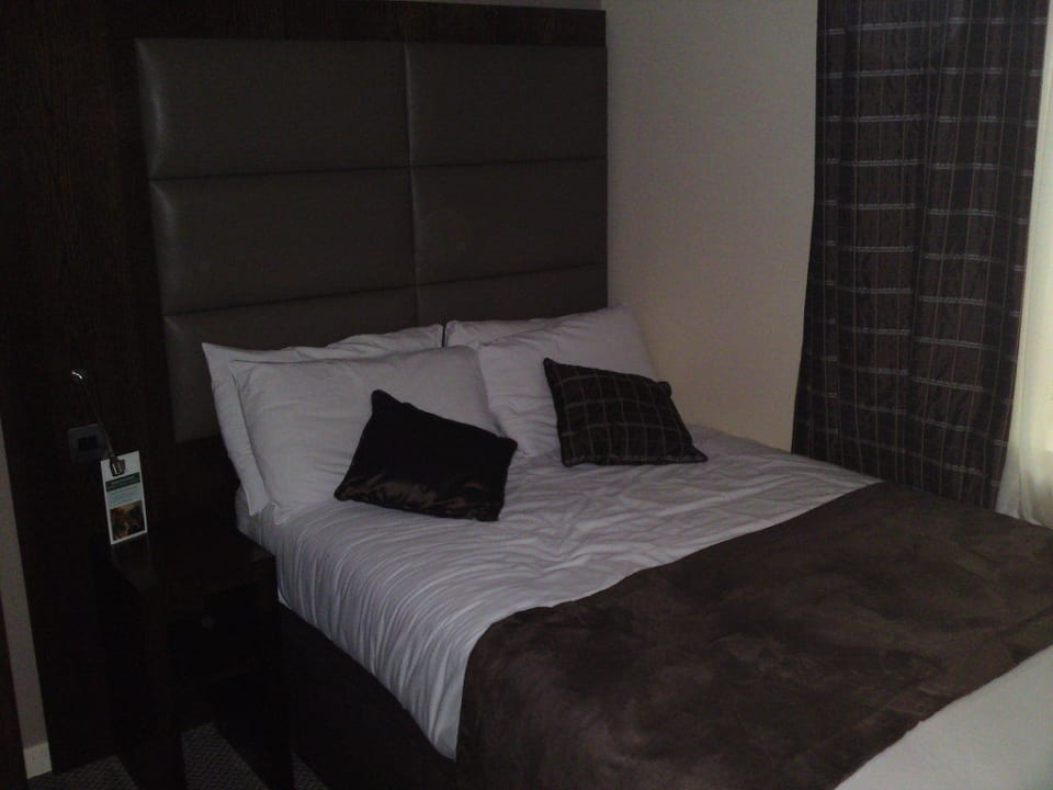 Small Double Mercure Hotel London Paddington