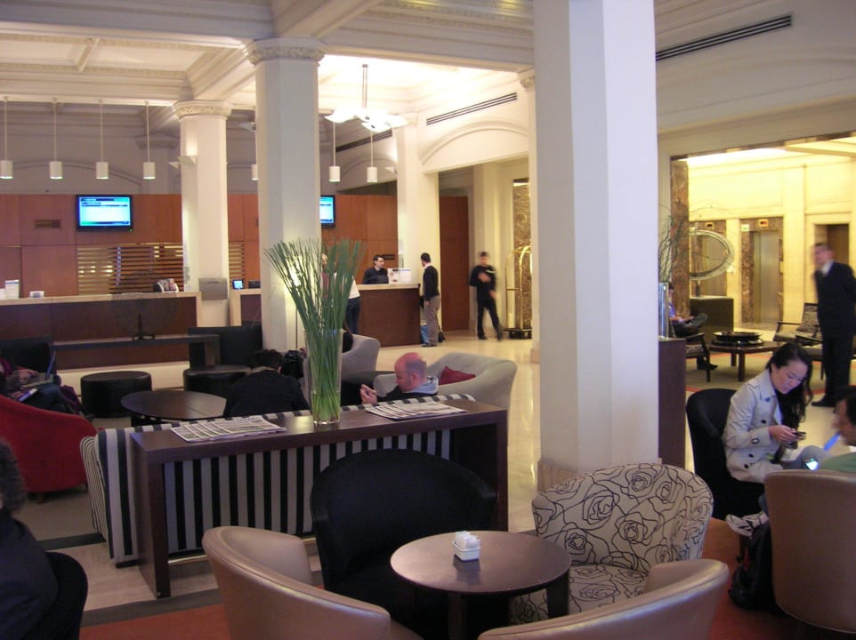 Hall NH City Buenos Aires