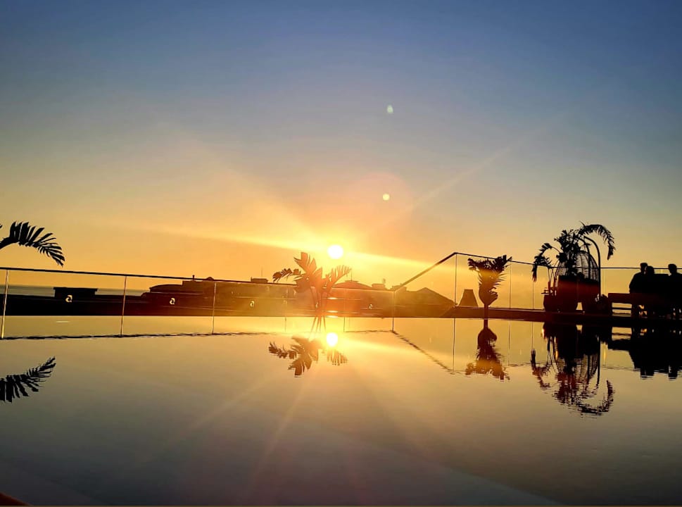 Pool Jacaranda Luxury Resort