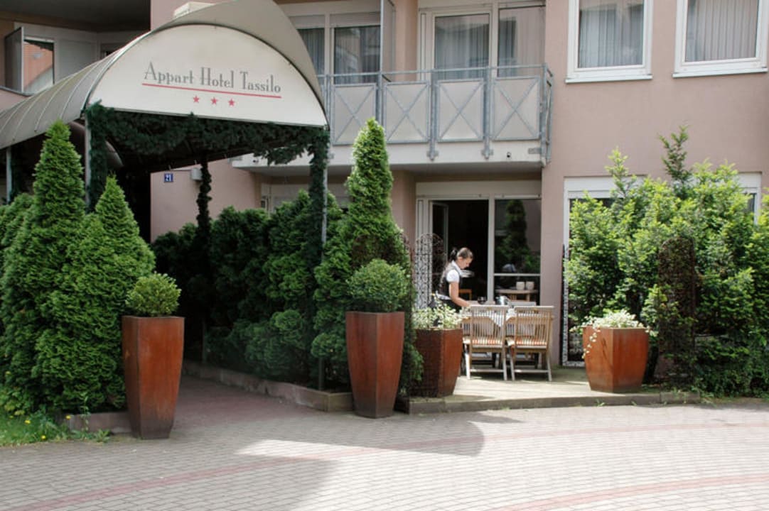 Eingang Apart Hotel Tassilo