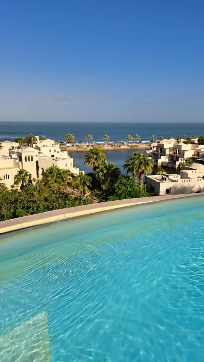 Pool The Cove Rotana Resort