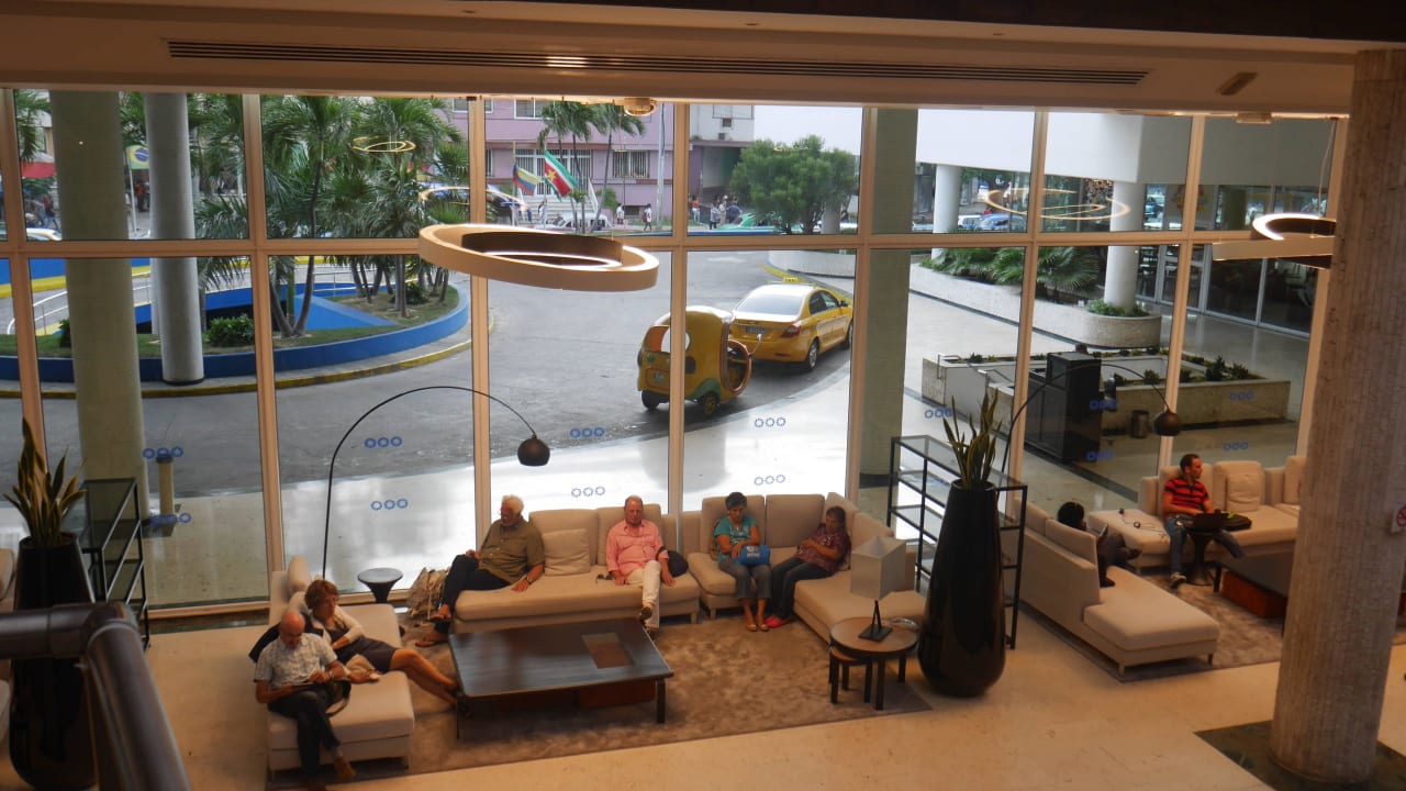 Halle mit Lobby Tryp Habana Libre