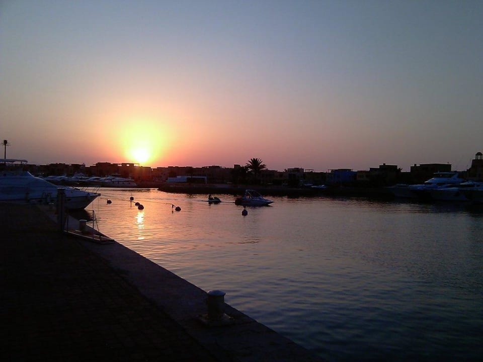 Sonnenaufgang Captain's Inn Hotel