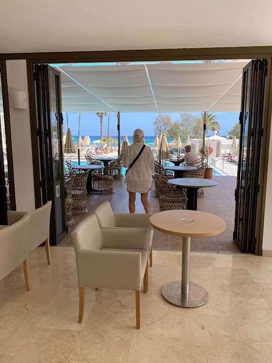 Gastro R2 Veronica Beach Hotel