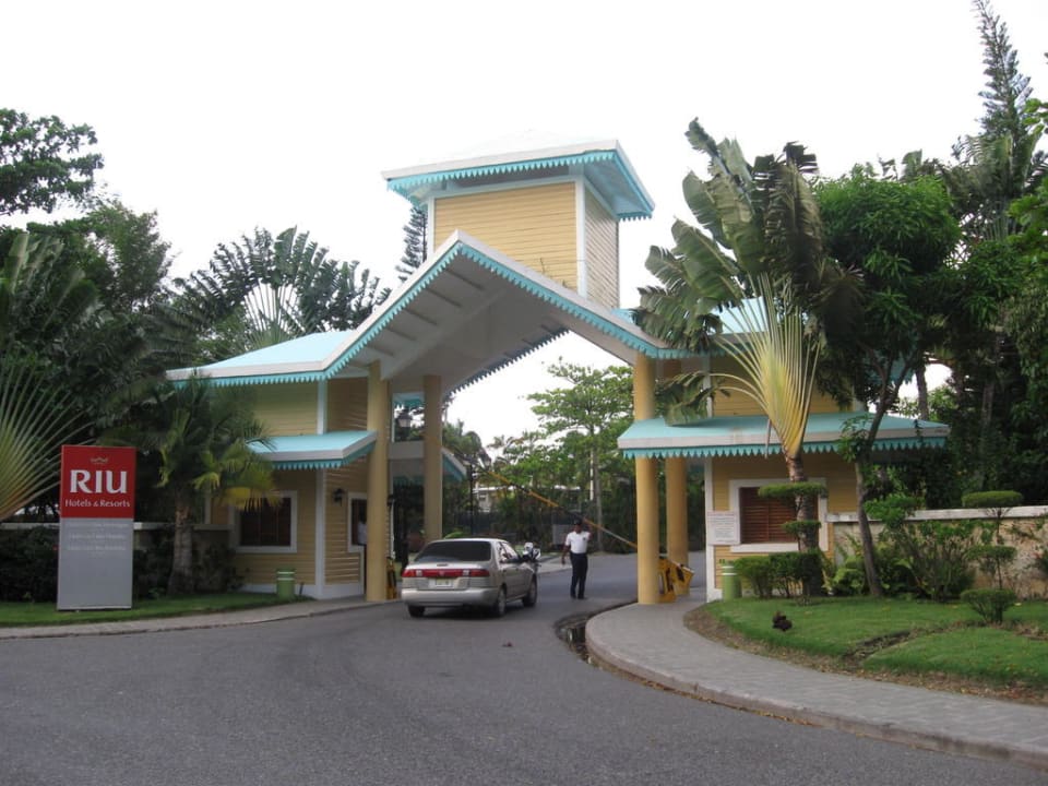 Eingang Playabachata Hotel