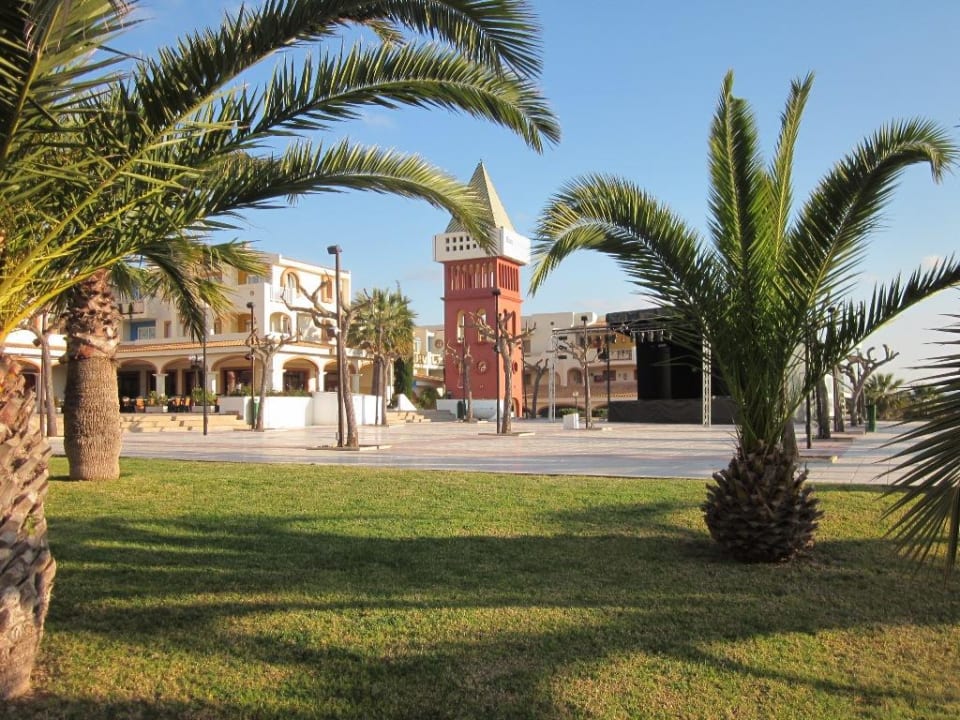 Im Zentrum der Anlage blau punta reina