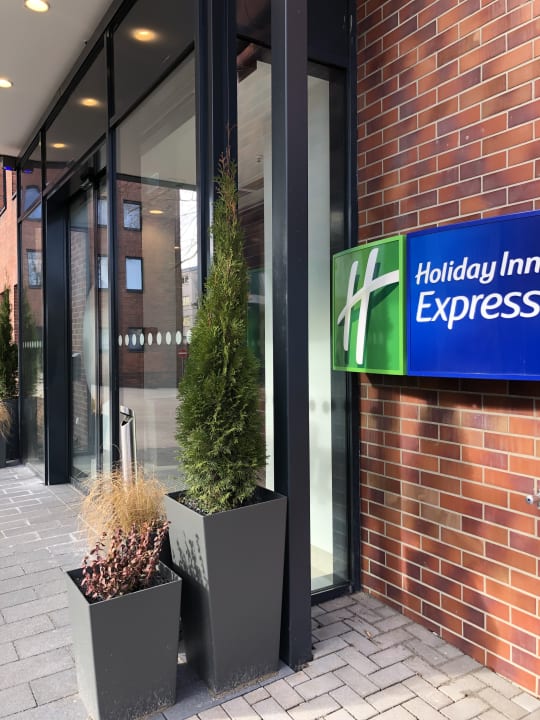 Lobby Holiday Inn Express - Saarbrücken by IHG