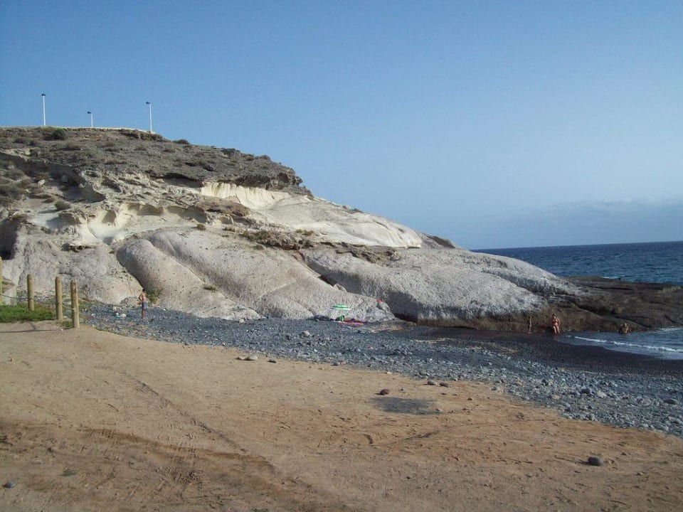 Strand nach kurzem Spaziergang schöner H10 Costa Adeje Palace