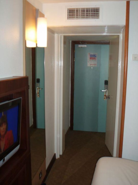 Zimmereingang Ibis London Heathrow Airport