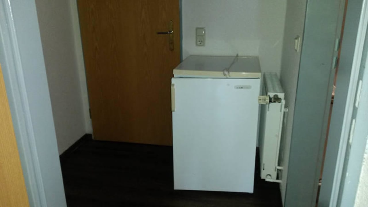 Flur mit Kühlschrank Pension Frisia