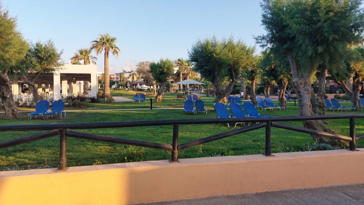 Gartenanlage Anissa Beach & Village