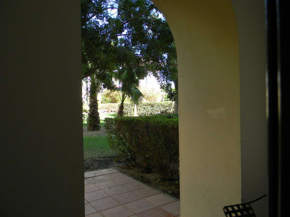 Terrasse zum Relaxpool Hotel Medina Belisaire & Thalasso
