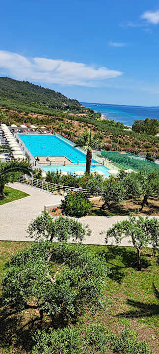 Außenansicht Akrathos Beach Hotel