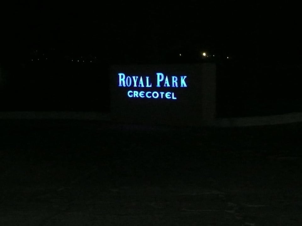 Bei Nacht Grecotel Casa Paradiso