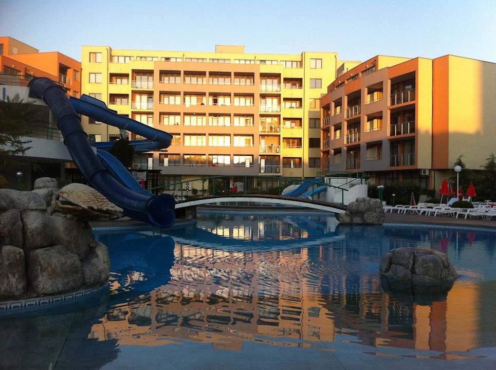 Pool am Morgen Hotel Trakia Plaza