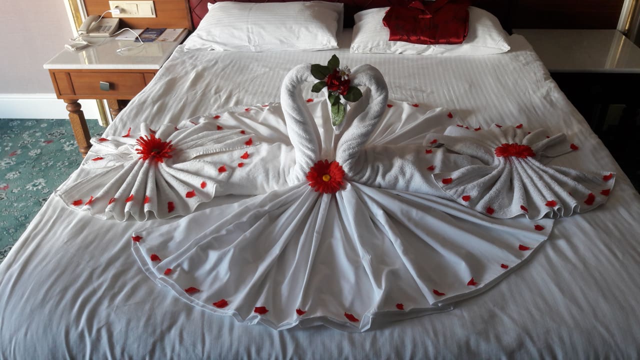 Zimmer Royal Taj Mahal Hotel