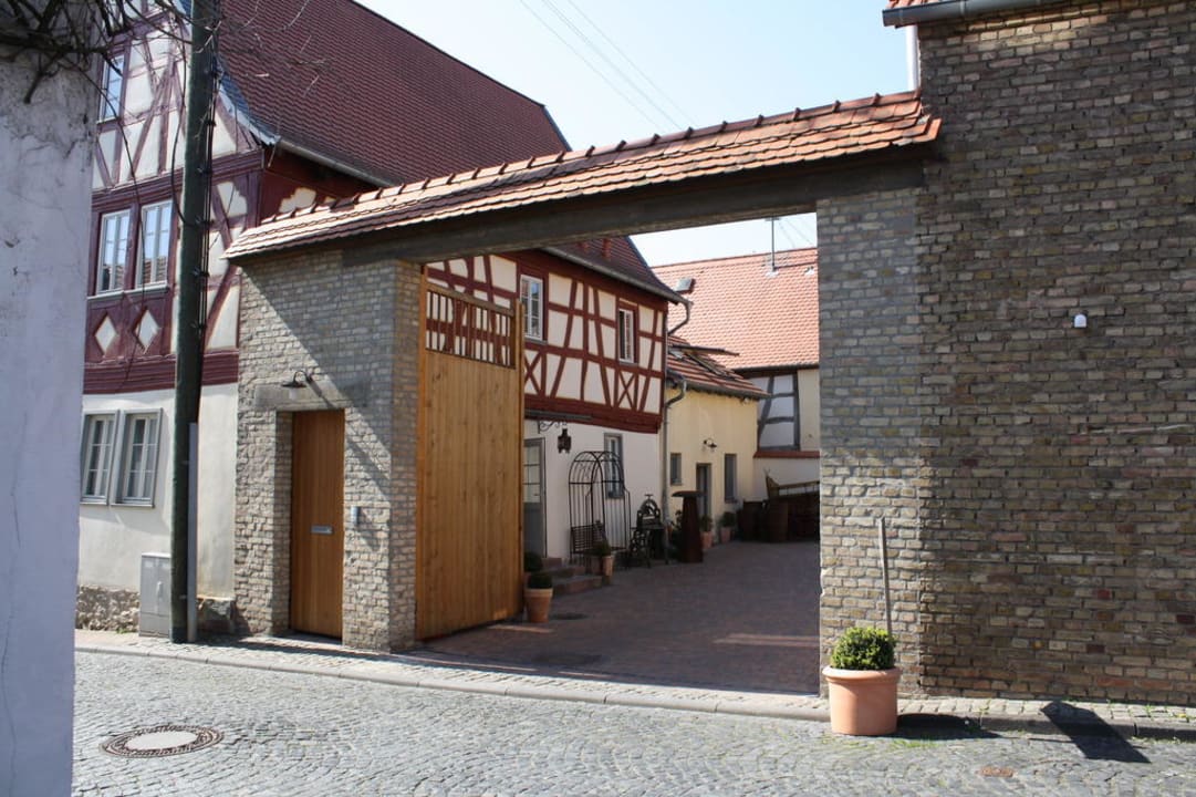 Zufahrt zur Residenz Hotel Kleine Residenz am Schloss