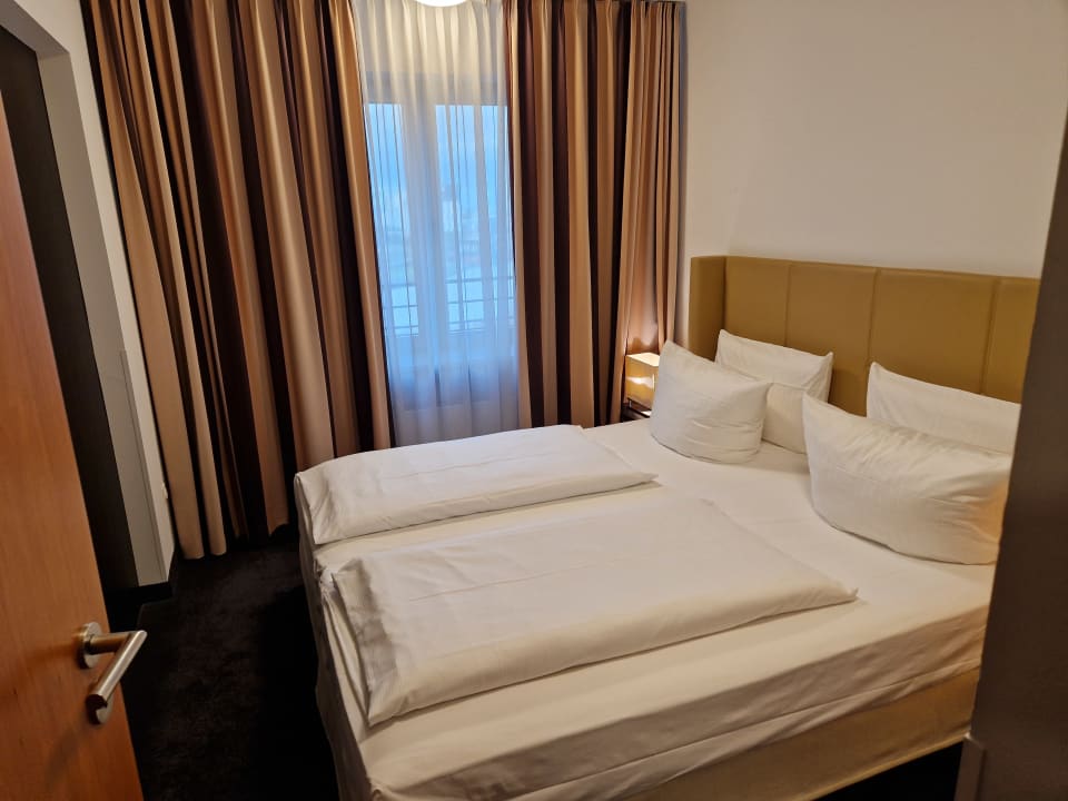 Zimmer Lindner Hotel Frankfurt Main Plaza, part of JdV by Hyatt
