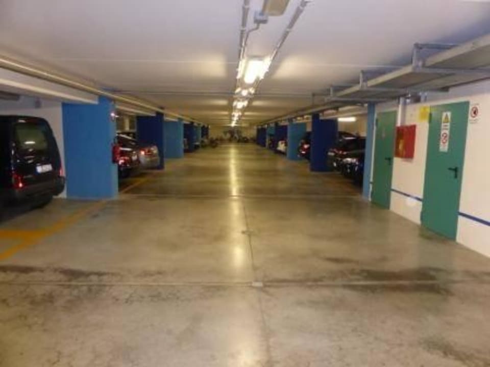 Tiefgarage Aparthotel Holiday