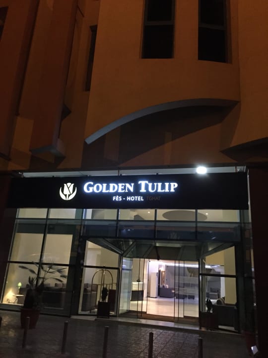 Vor der Tür Hotel Tghat