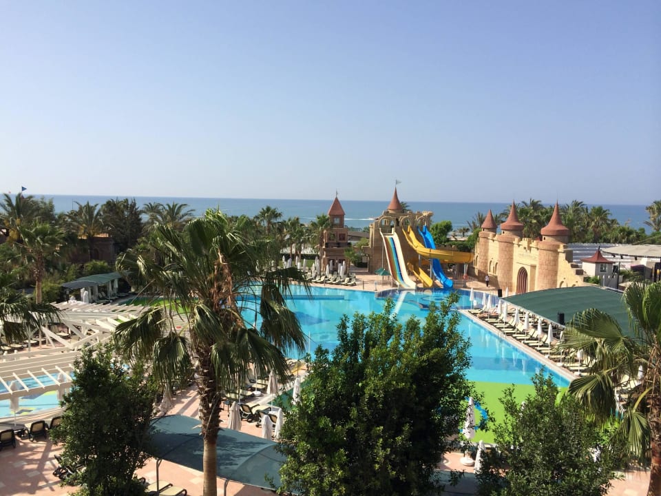 Ausblick vom Zimmer auf 1 Pool Belek Beach Resort Hotel