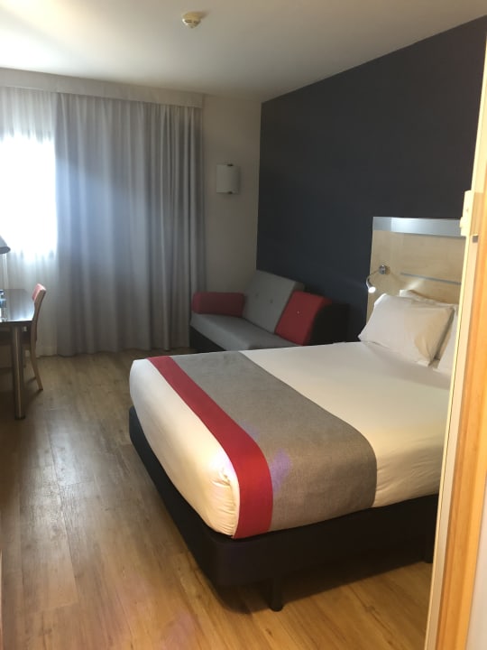 Zimmer Hotel Holiday Inn Express Barcelona-Sant Cugat