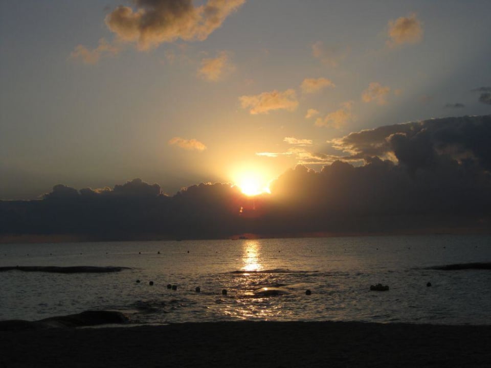 Sonnenaufgang am Strand Hotel Riu Tequila