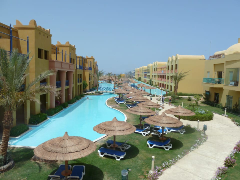 Schön ruhiger Poolbereich Titanic Beach Spa & Aqua Park