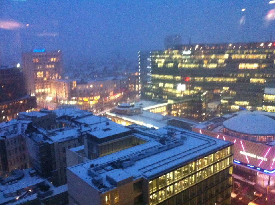 Blick nach draußen Waldorf Astoria Berlin