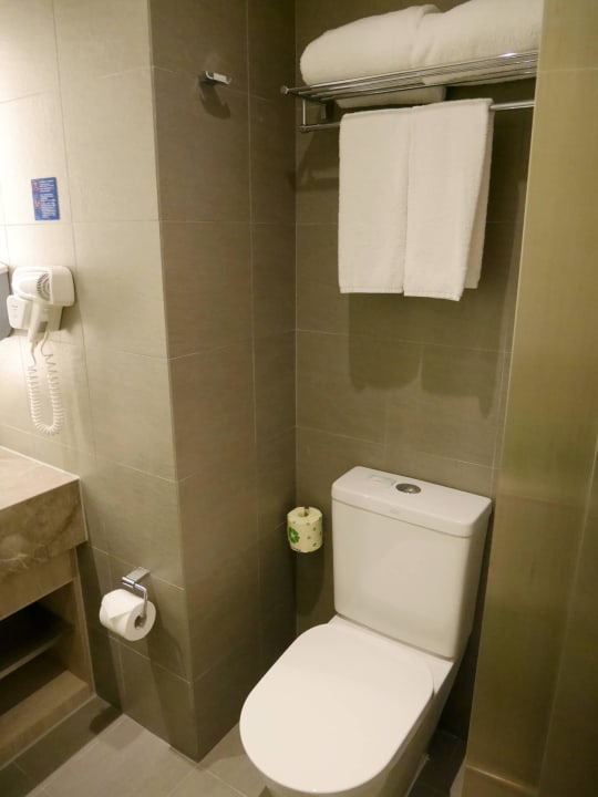 Bathroom Hotel Holiday Inn Express Hong Kong Mongkok