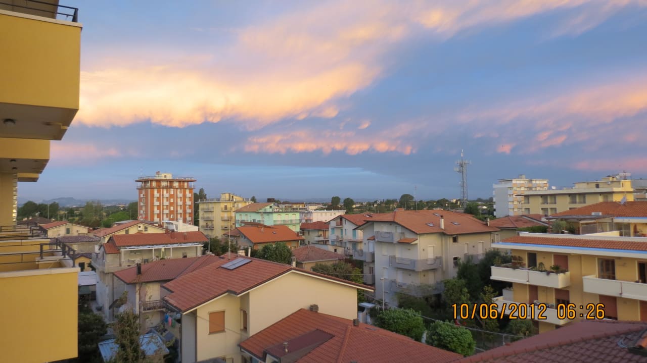 Blick vom Balkon ins Gebirge  Hotel Palos