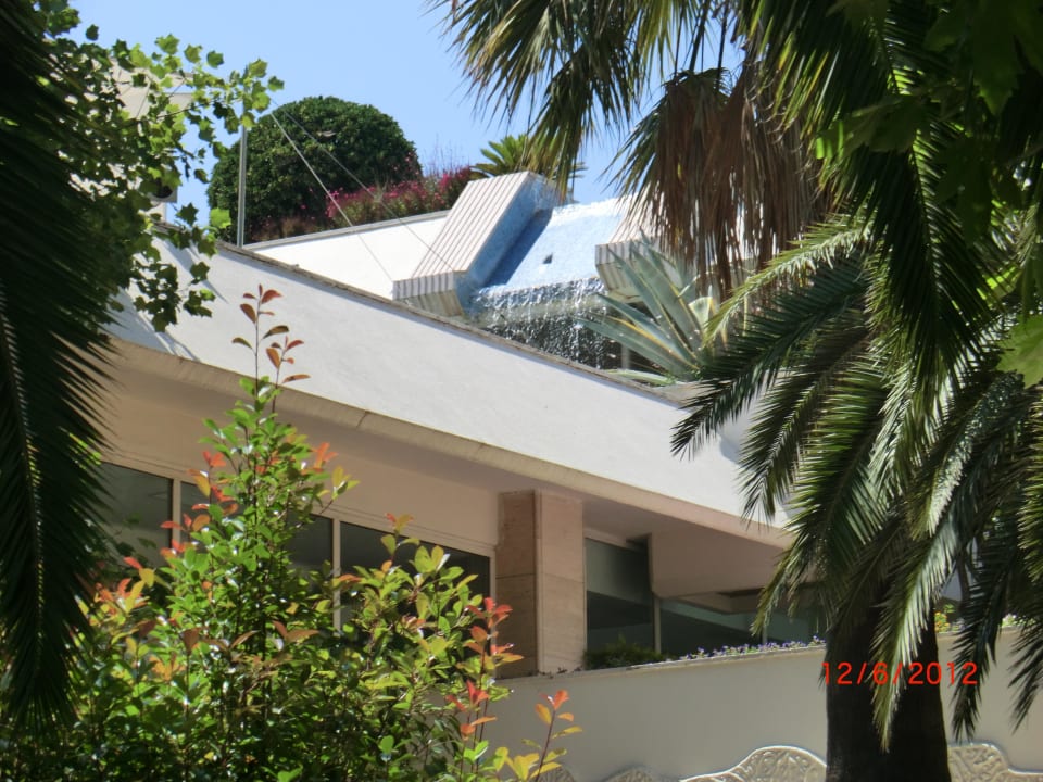 Wasserfall stundenweise ca. 10-12 und 14-16 Uhr Side Star Elegance