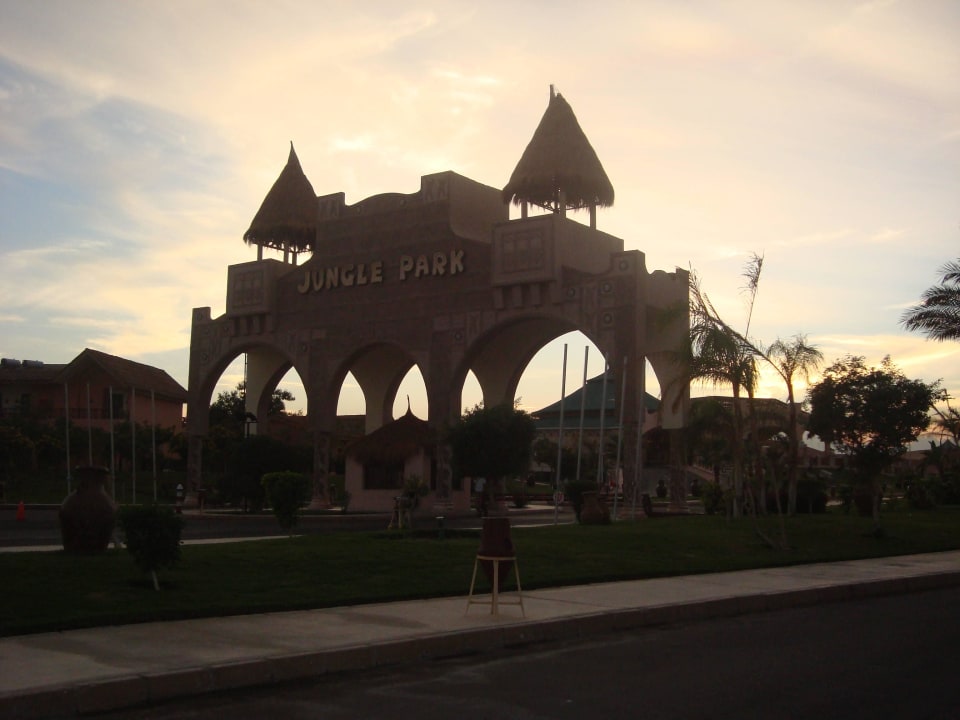 Das Hotel von außen Pickalbatros Jungle Aqua Park Resort - Neverland Hurghada